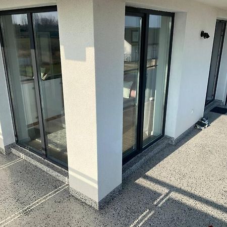 Nowoczesny Apartament Przy Ul Plazowej, Сърбиново Екстериор снимка